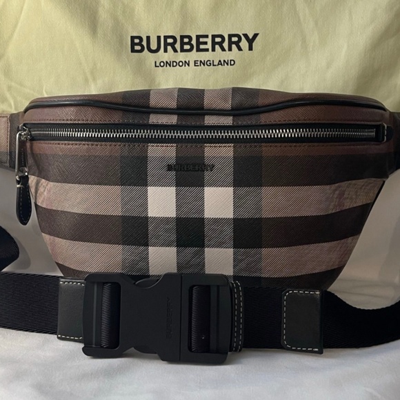 Burberry Bum Bag - Picture 1 of 5